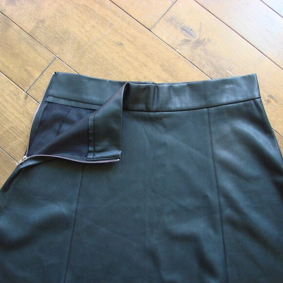 Black Faux Leather Mini Skirt Silver Grommet Festival Boho Size Medium - Picture 2 of 8